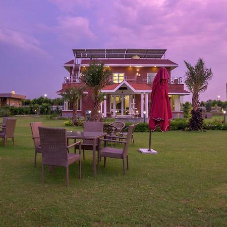 Stayvista At Hillside Paradise Dhauj Exterior foto