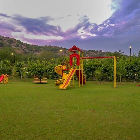 Stayvista At Hillside Paradise Dhauj Exterior foto